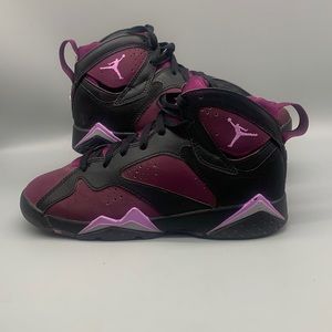 Air Jordan 7 Retro Mulberry (GS) Size 5.5 (7 Women) Purple Basketball Shoes